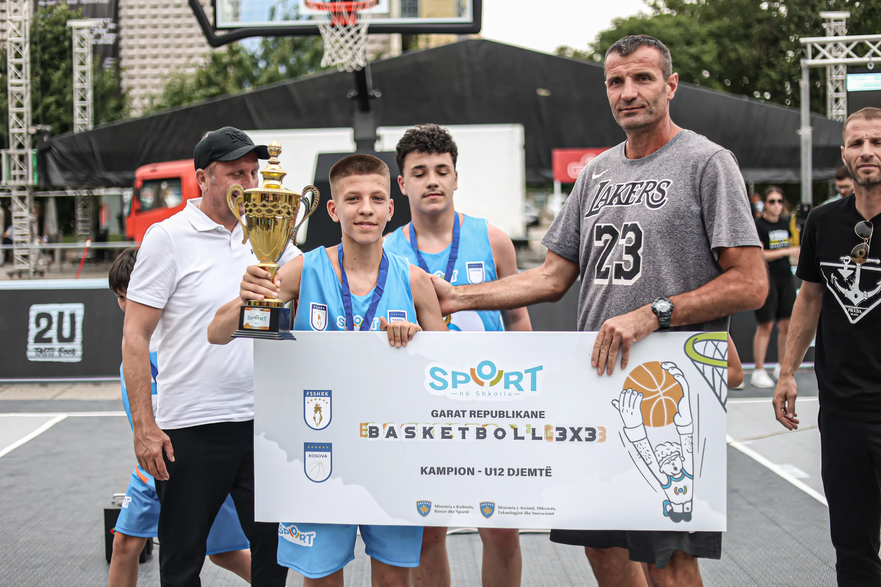 Kampionët e parë të Programit të Sport në Shkolla